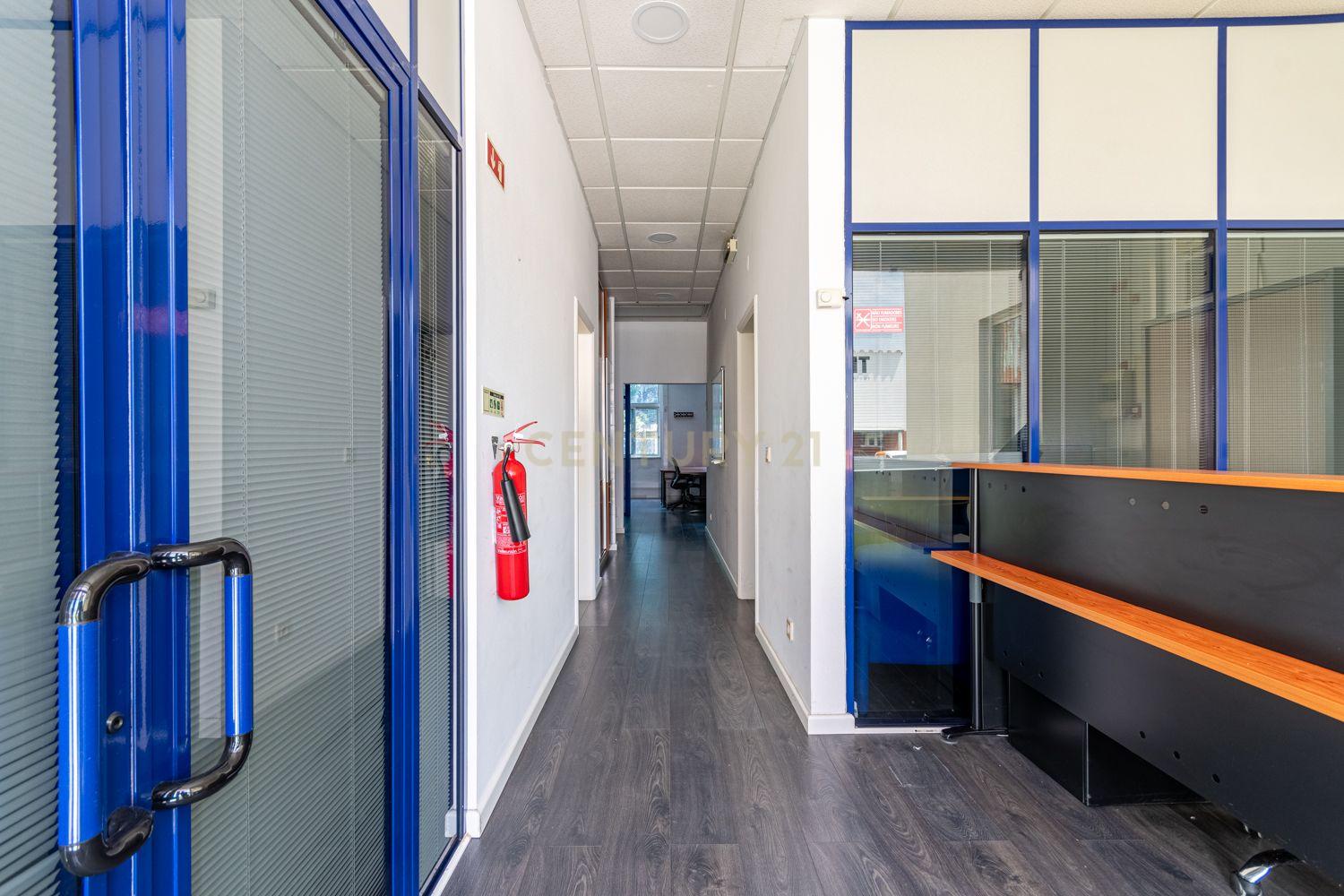 ESPAÇO COMERCIAL / ESCRITÓRIO NO LUX PARK BARCARENA - Image 3