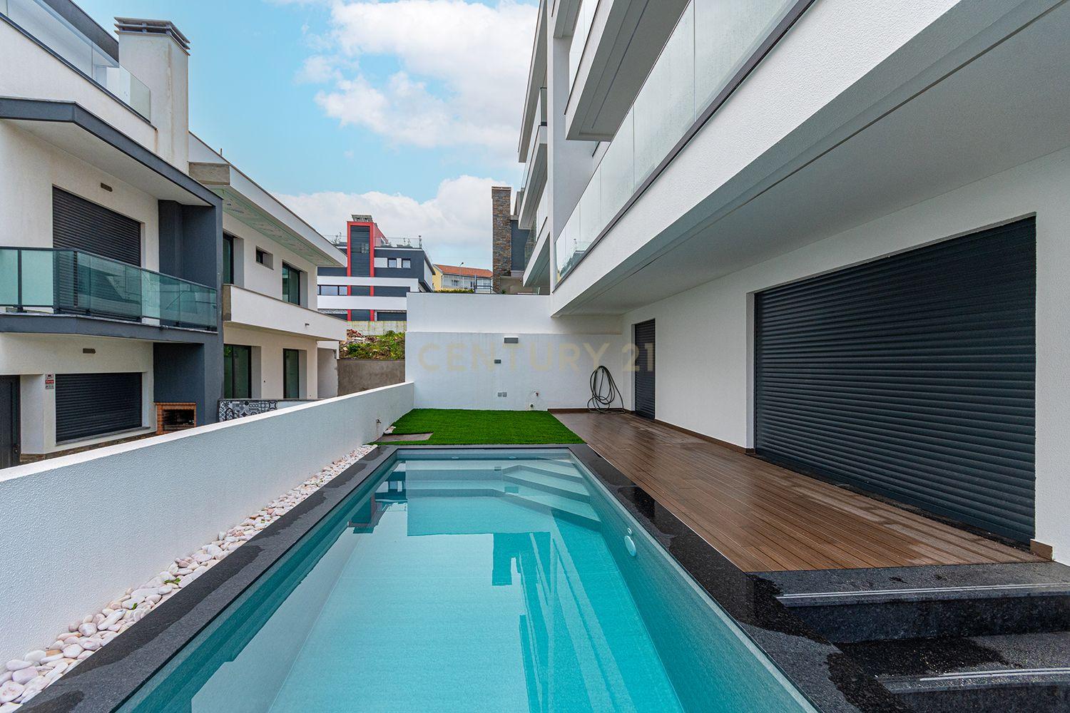 Vende-se Moradia T5 de Arquitetura Contemporânea em Localização Privilegiada – Famões, Odivelas - Image 42