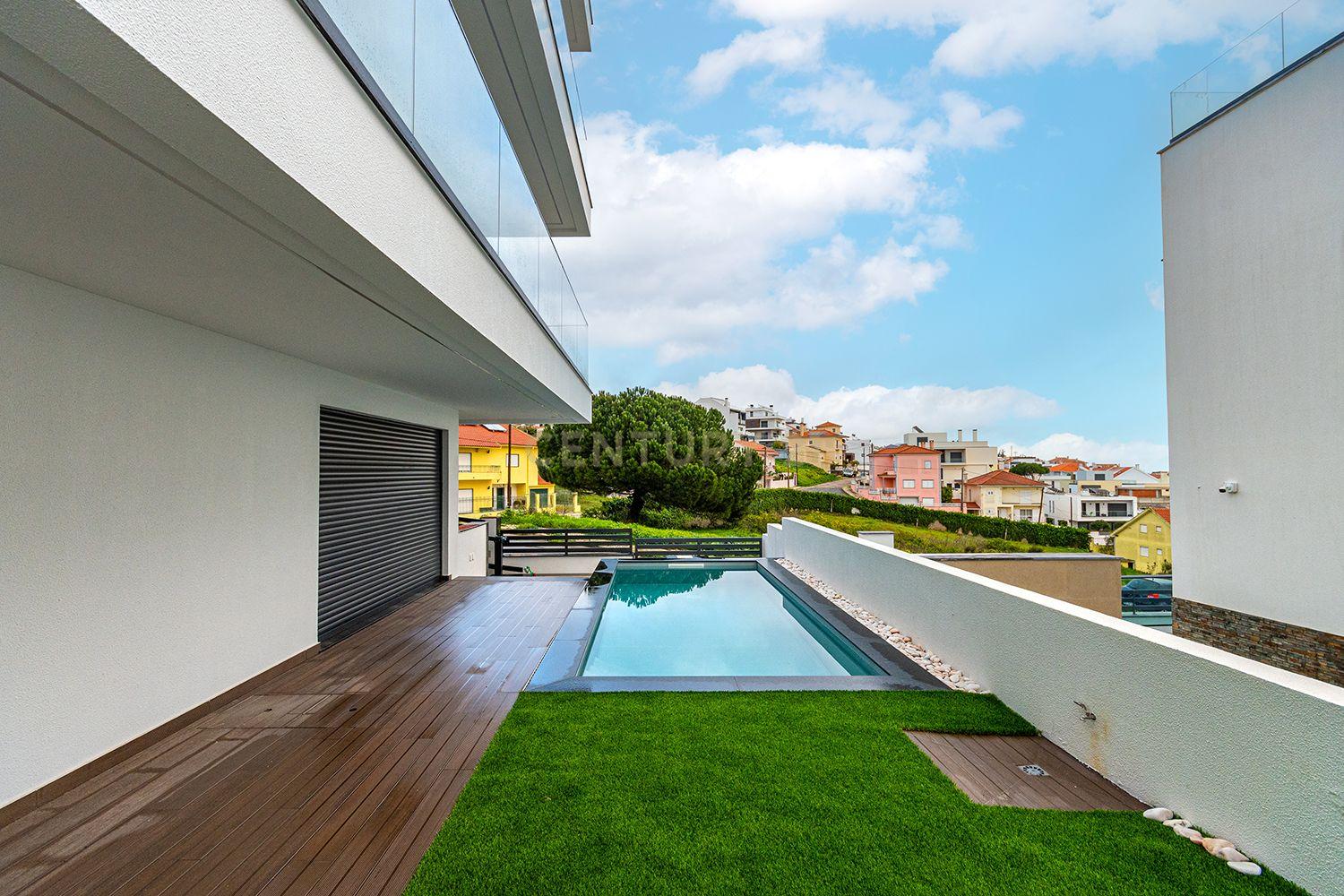 Vende-se Moradia T5 de Arquitetura Contemporânea em Localização Privilegiada – Famões, Odivelas - Image 41