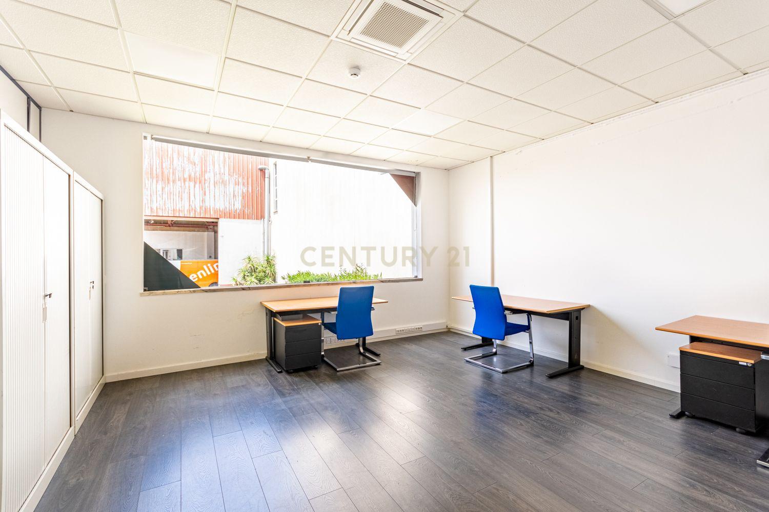 ESPAÇO COMERCIAL / ESCRITÓRIO NO LUX PARK BARCARENA - Image 4