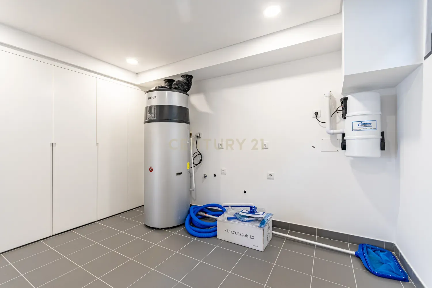 Vende-se Moradia T5 de Arquitetura Contemporânea em Localização Privilegiada – Famões, Odivelas - Image 61