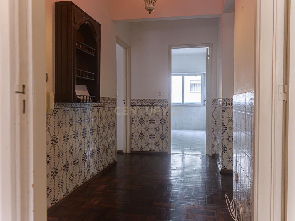 Apartamento T3 Queluz- Parque Urbano Felicio Loureiro - Image 10