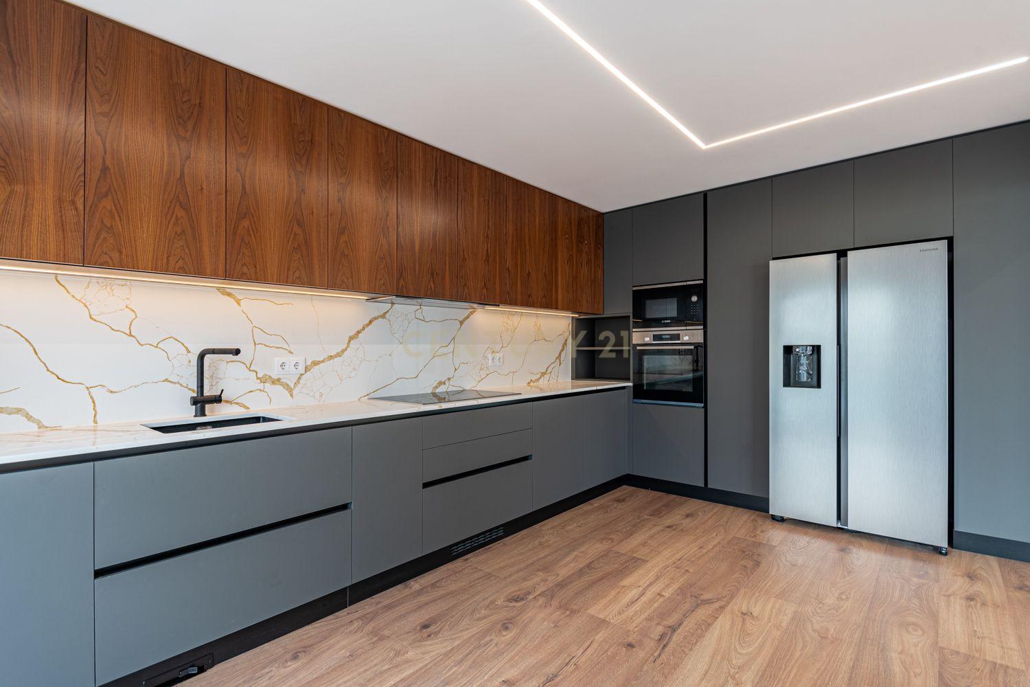 Vende-se Moradia T5 de Arquitetura Contemporânea em Localização Privilegiada – Famões, Odivelas - Image 18