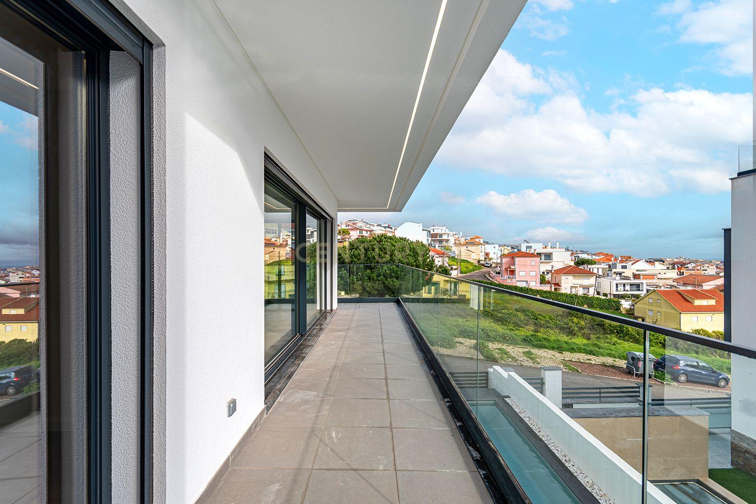 Vende-se Moradia T5 de Arquitetura Contemporânea em Localização Privilegiada – Famões, Odivelas - Image 16