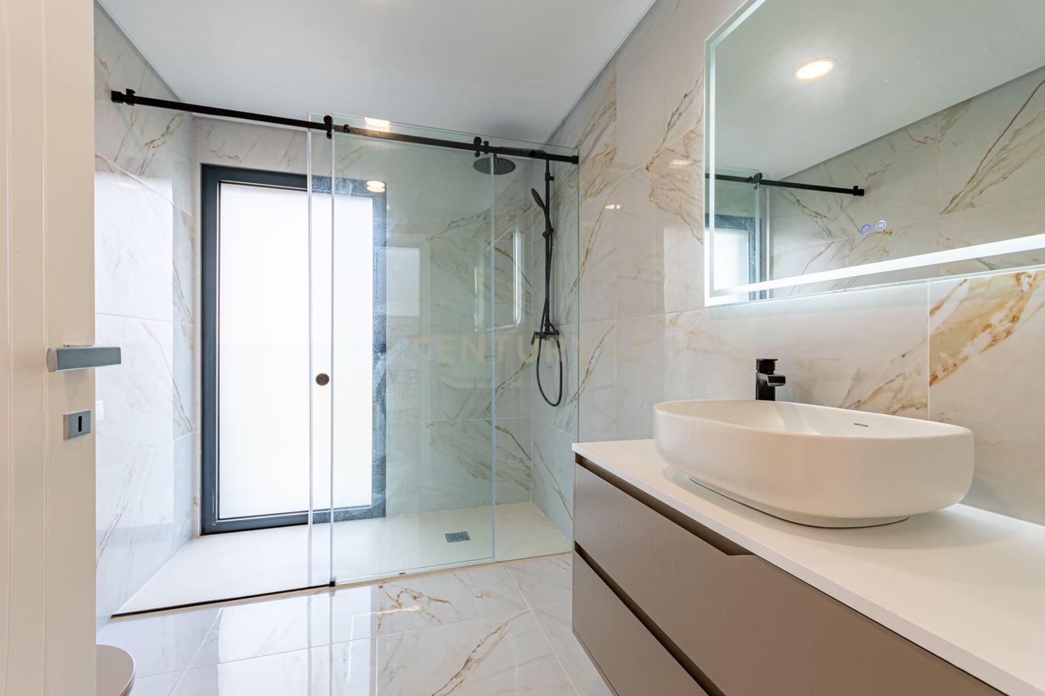 Vende-se Moradia T5 de Arquitetura Contemporânea em Localização Privilegiada – Famões, Odivelas - Image 31