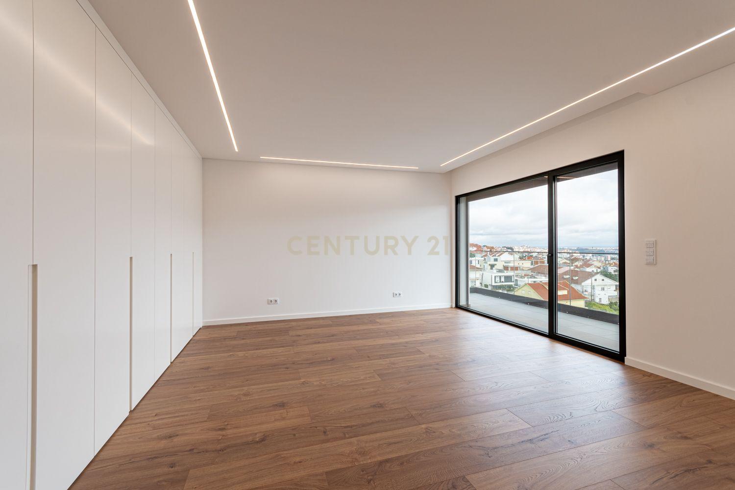 Vende-se Moradia T5 de Arquitetura Contemporânea em Localização Privilegiada – Famões, Odivelas - Image 27
