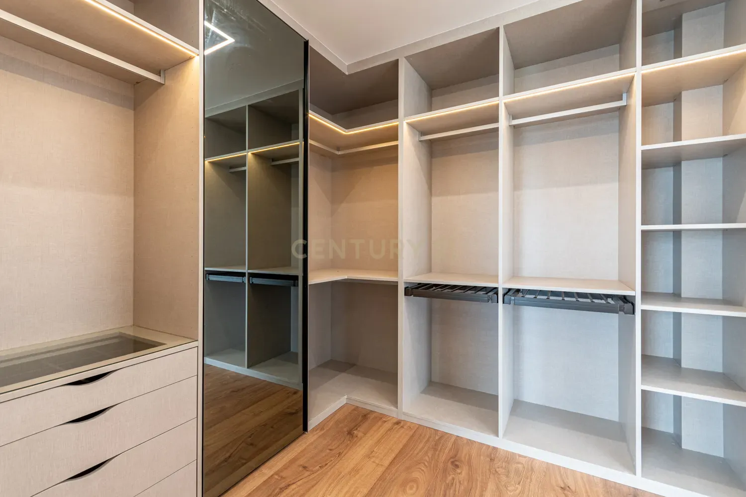 Vende-se Moradia T5 de Arquitetura Contemporânea em Localização Privilegiada – Famões, Odivelas - Image 30