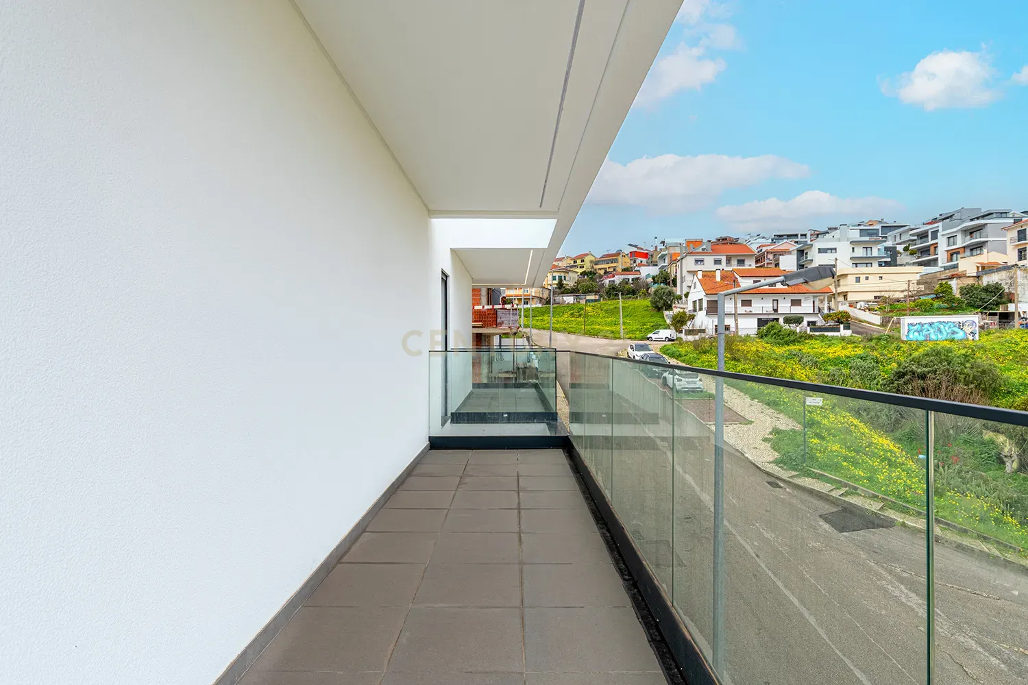 Vende-se Moradia T5 de Arquitetura Contemporânea em Localização Privilegiada – Famões, Odivelas - Image 35