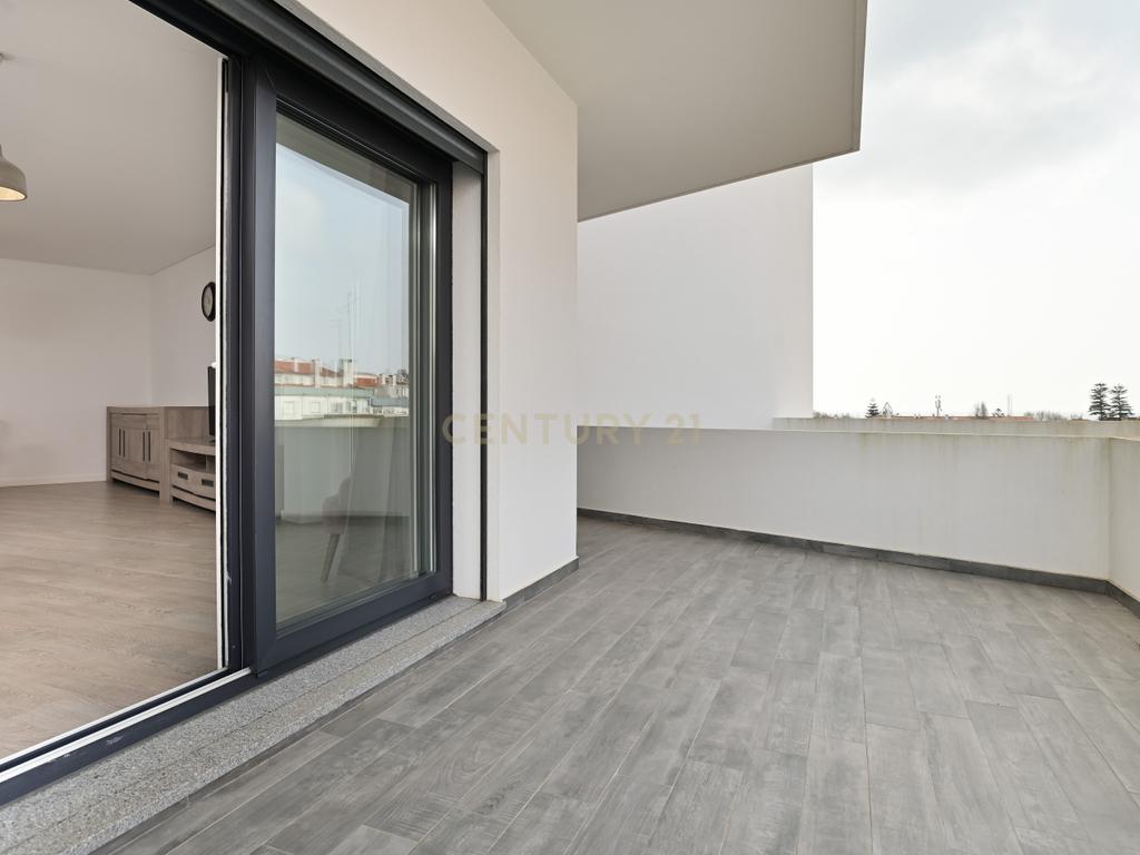 Apartamento T3 em condomínio fechado, Parede, Cascais. Vista Mar no terraço. - Image 6