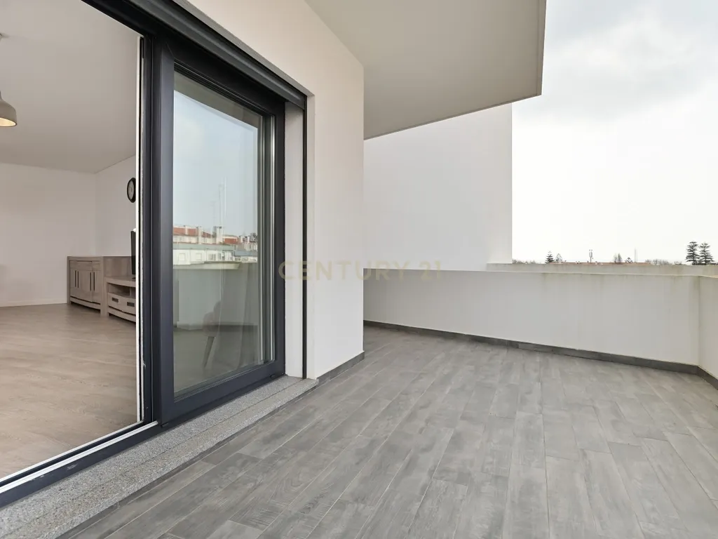 Apartamento T3 em condomínio fechado, Parede, Cascais. Vista Mar no terraço. - Image 6