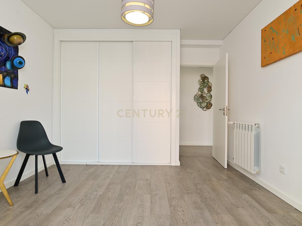 Apartamento T3 em condomínio fechado, Parede, Cascais. Vista Mar no terraço. - Image 15
