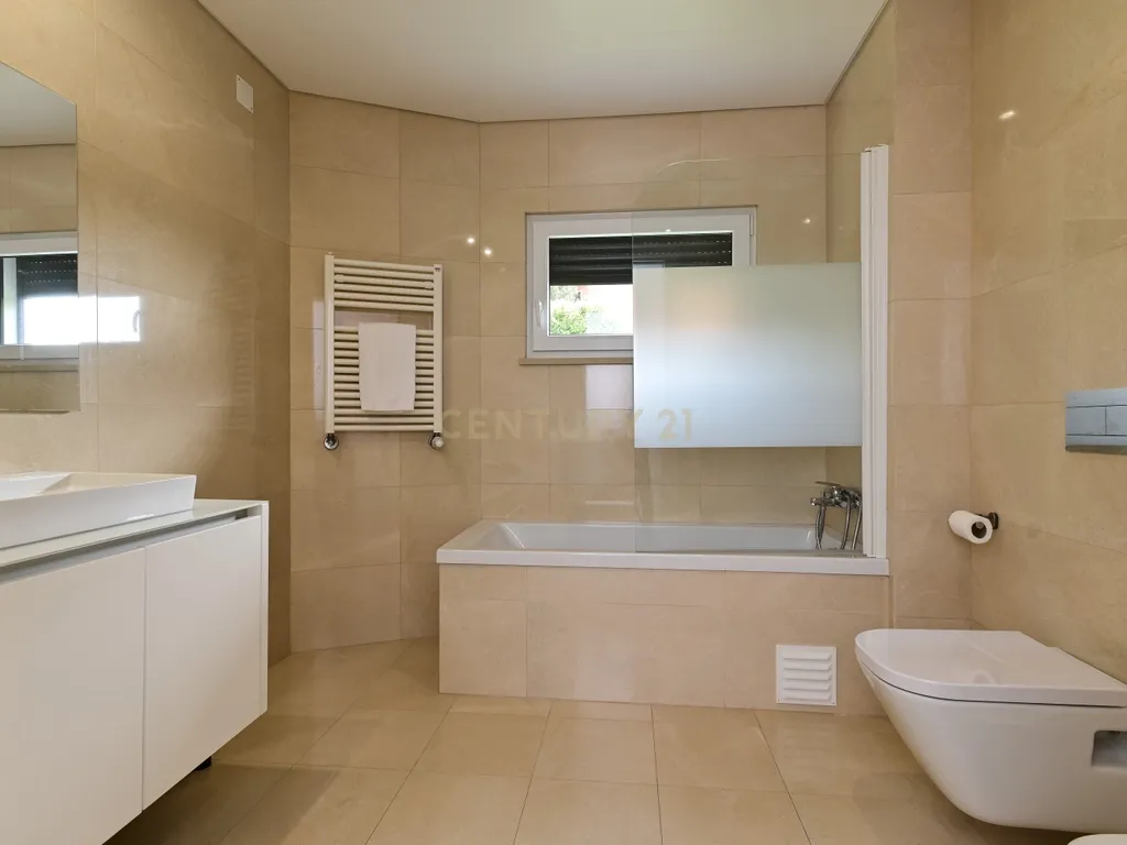 Apartamento T3 em condomínio fechado, Parede, Cascais. Vista Mar no terraço. - Image 16