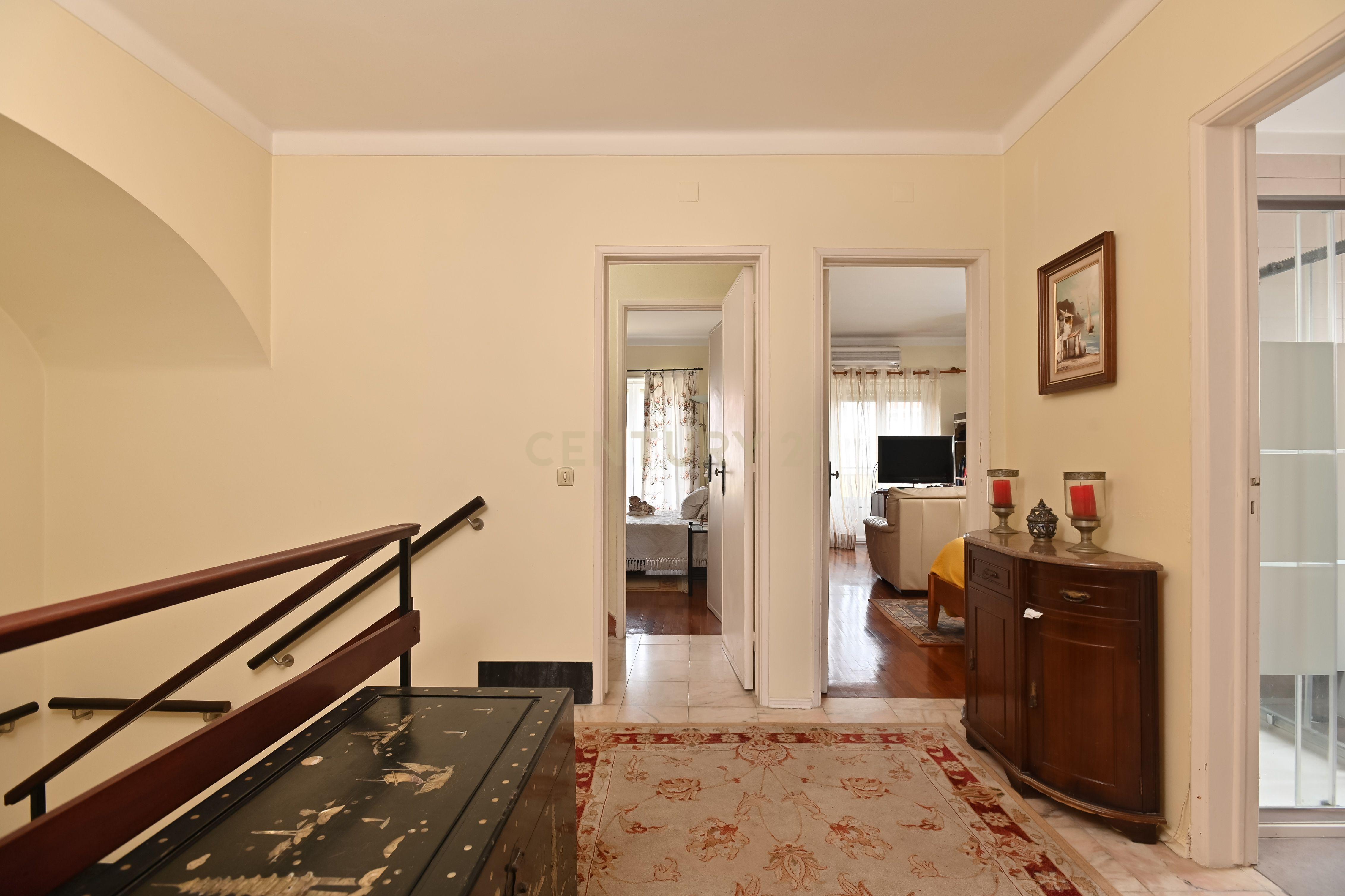 Moradia T6 Algueirão - Image 11
