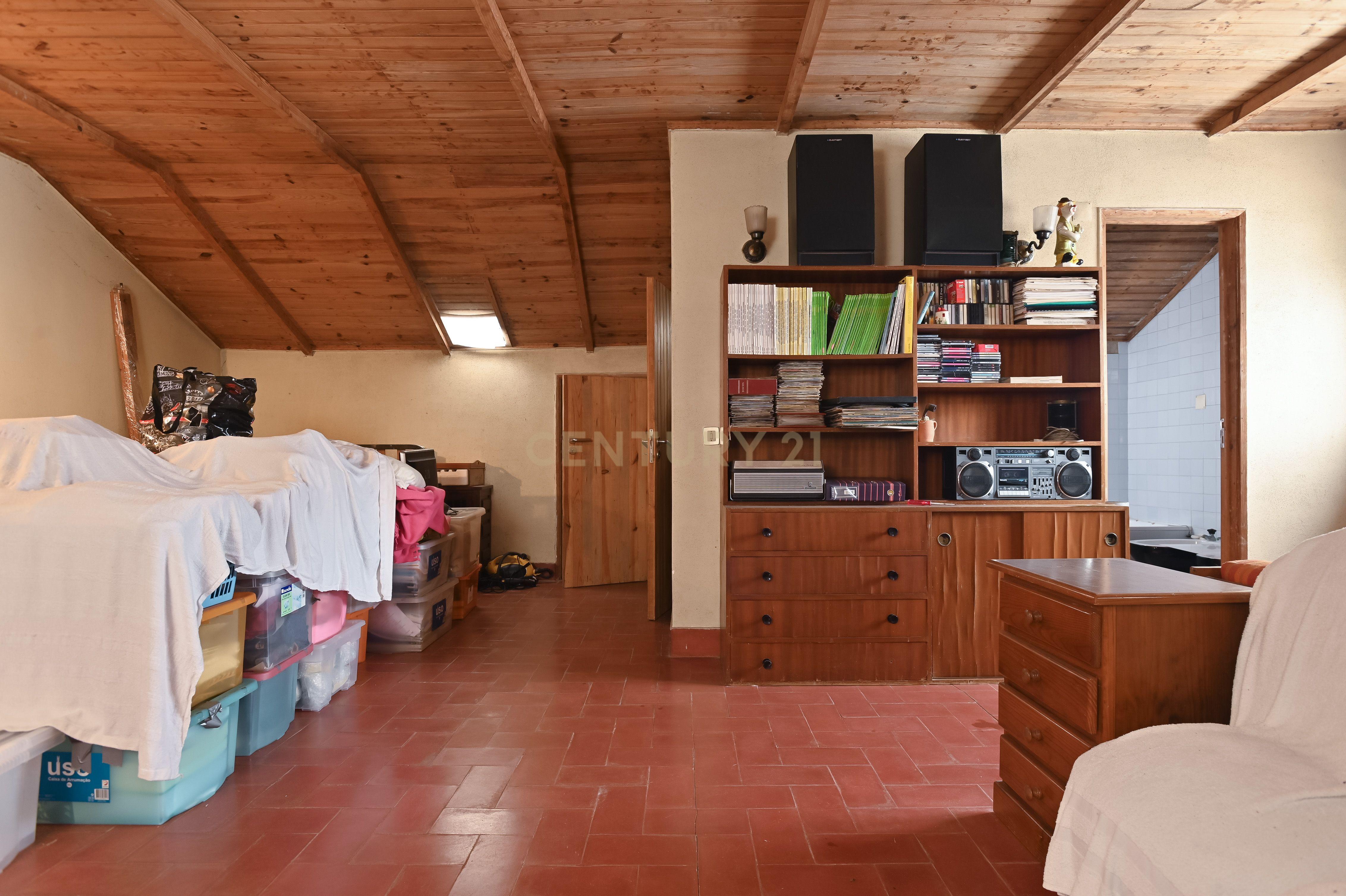 Moradia T6 Algueirão - Image 36