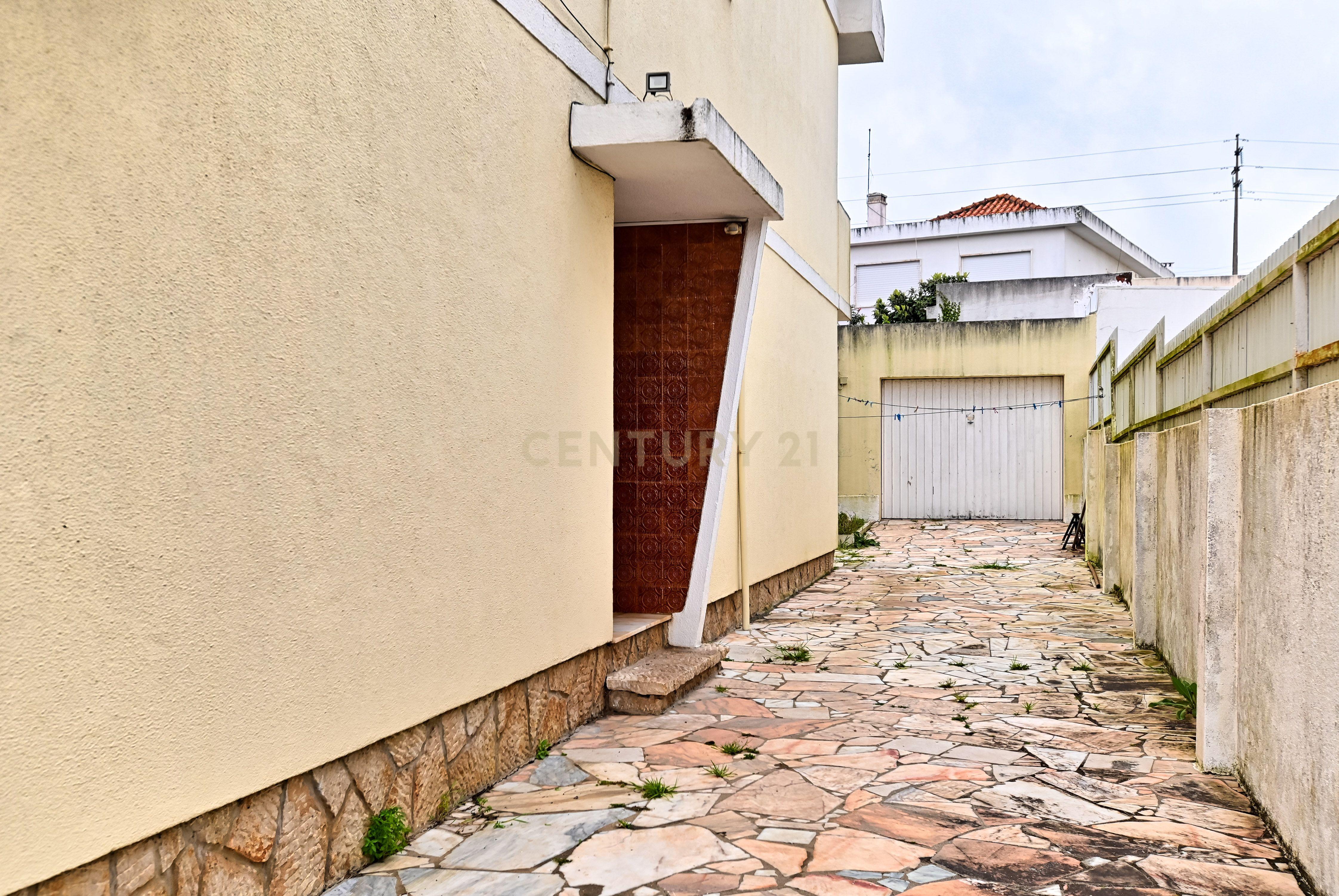 Moradia T6 Algueirão - Image 38