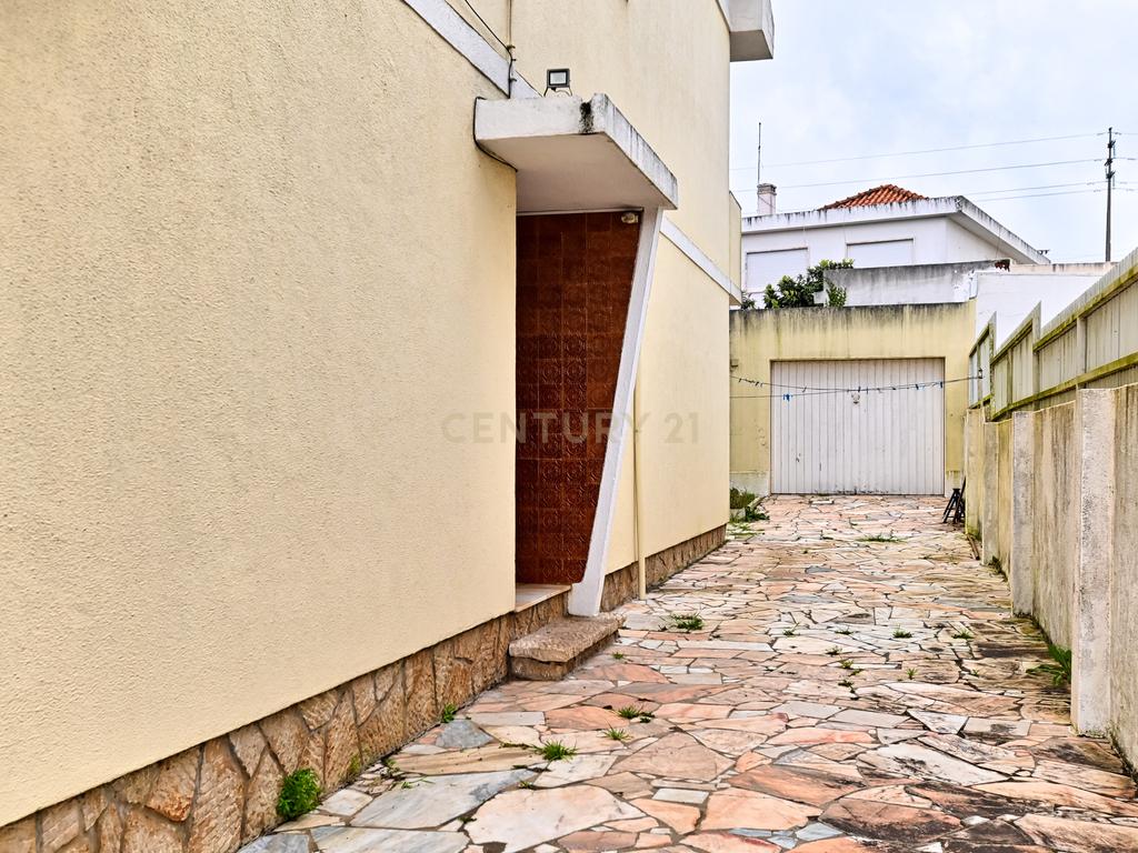 Moradia T6 Algueirão - Image 38