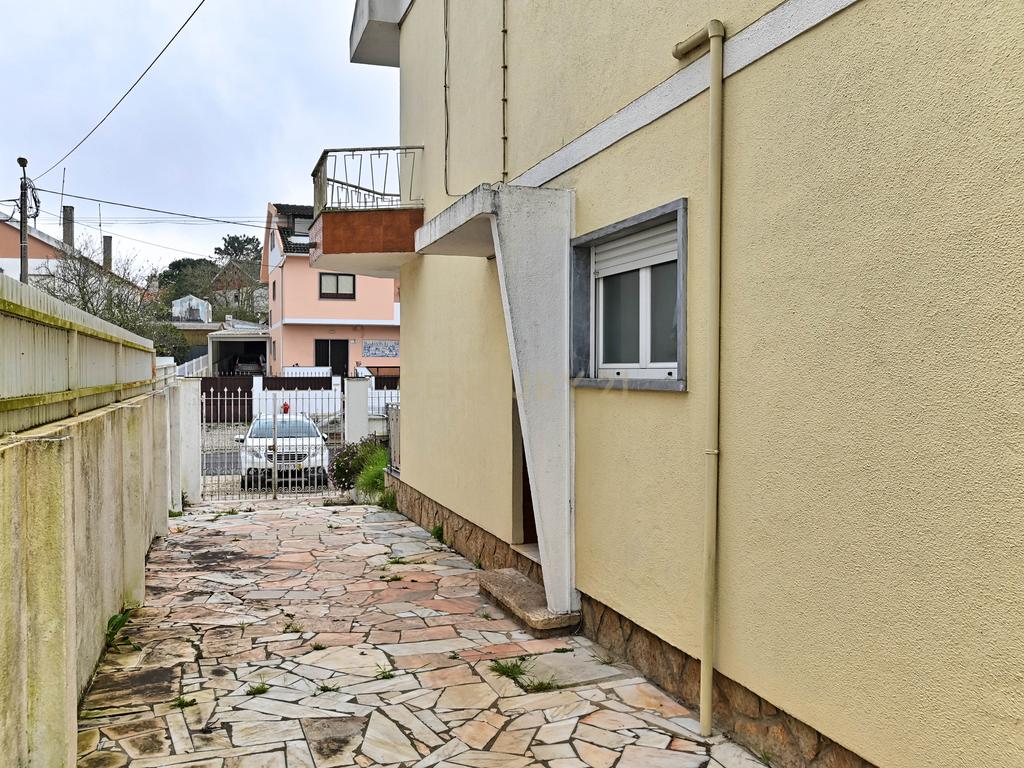 Moradia T6 Algueirão - Image 35