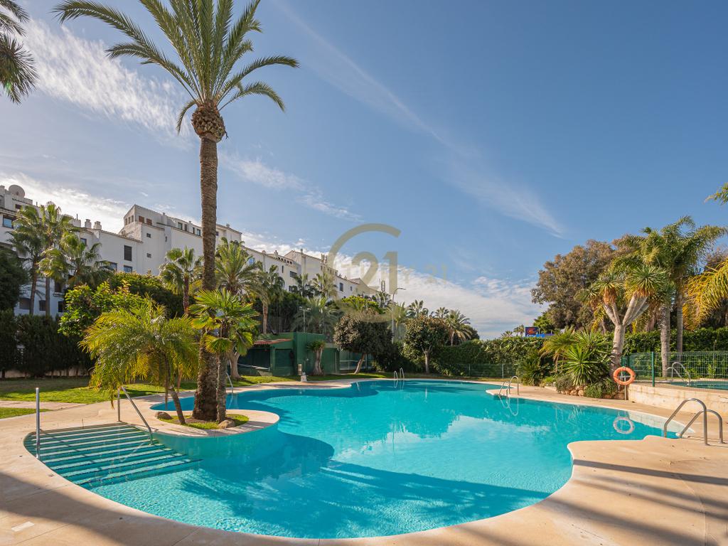 Apartamento Moderno em Málaga com Piscina e Proximidade à Praia - Image 36