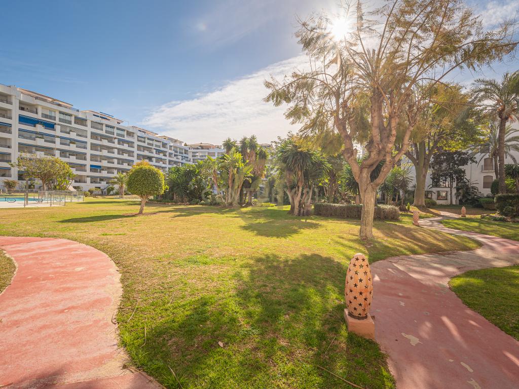 Apartamento Moderno em Málaga com Piscina e Proximidade à Praia - Image 27