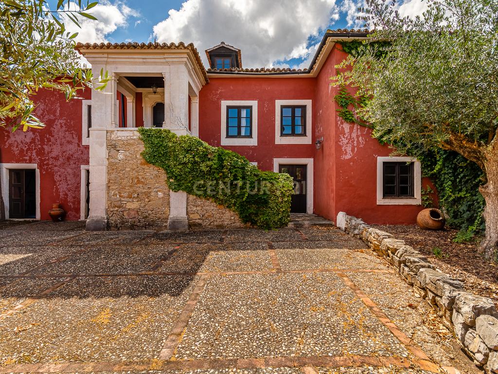 Quinta Velha - “Tenha uma propriedade de luxo perto mas longe dos principais centros.” - Image 2
