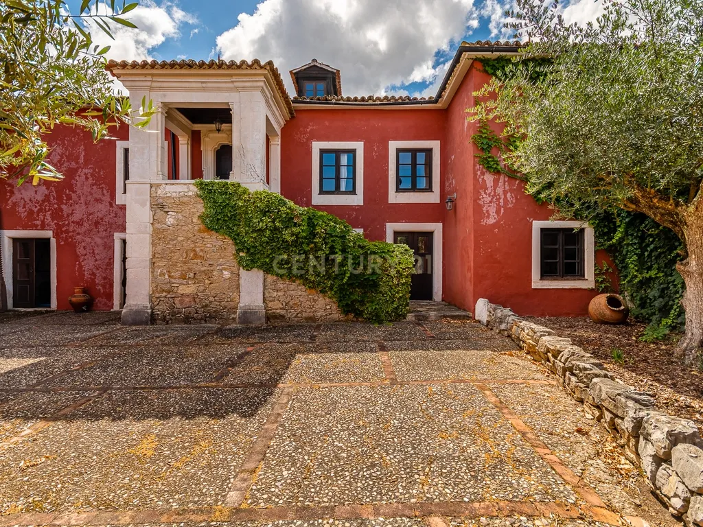 Quinta Velha - “Tenha uma propriedade de luxo perto mas longe dos principais centros.” - Image 2