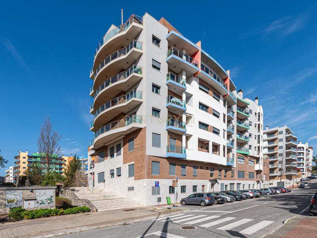 APARTAMENTO T4 TRIPLEX- URB JARDIM DA AMOREIRA - ODIVELAS - Image 57