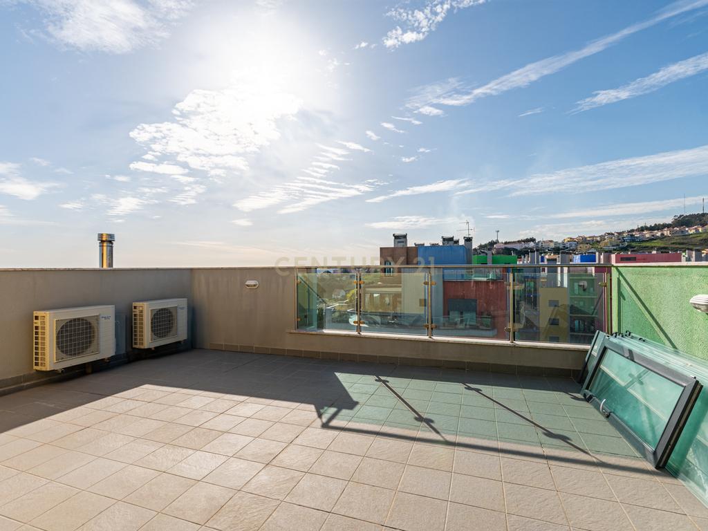 APARTAMENTO T4 TRIPLEX- URB JARDIM DA AMOREIRA - ODIVELAS - Image 51
