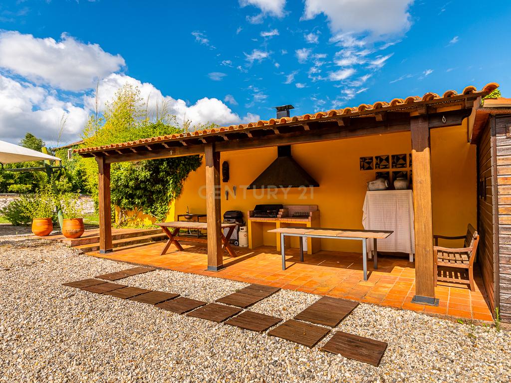 Quinta Velha - “Tenha uma propriedade de luxo perto mas longe dos principais centros.” - Image 20