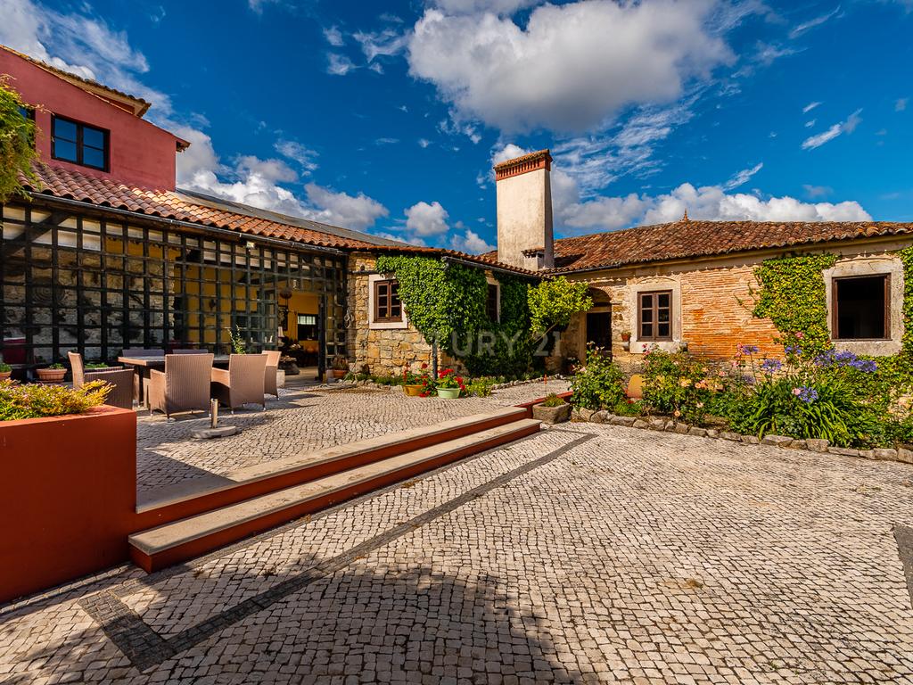 Quinta Velha - “Tenha uma propriedade de luxo perto mas longe dos principais centros.” - Image 24