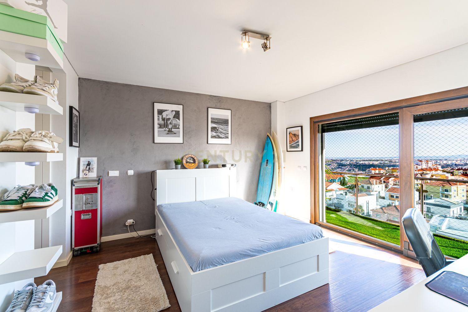 APARTAMENTO T4 TRIPLEX- URB JARDIM DA AMOREIRA - ODIVELAS - Image 42