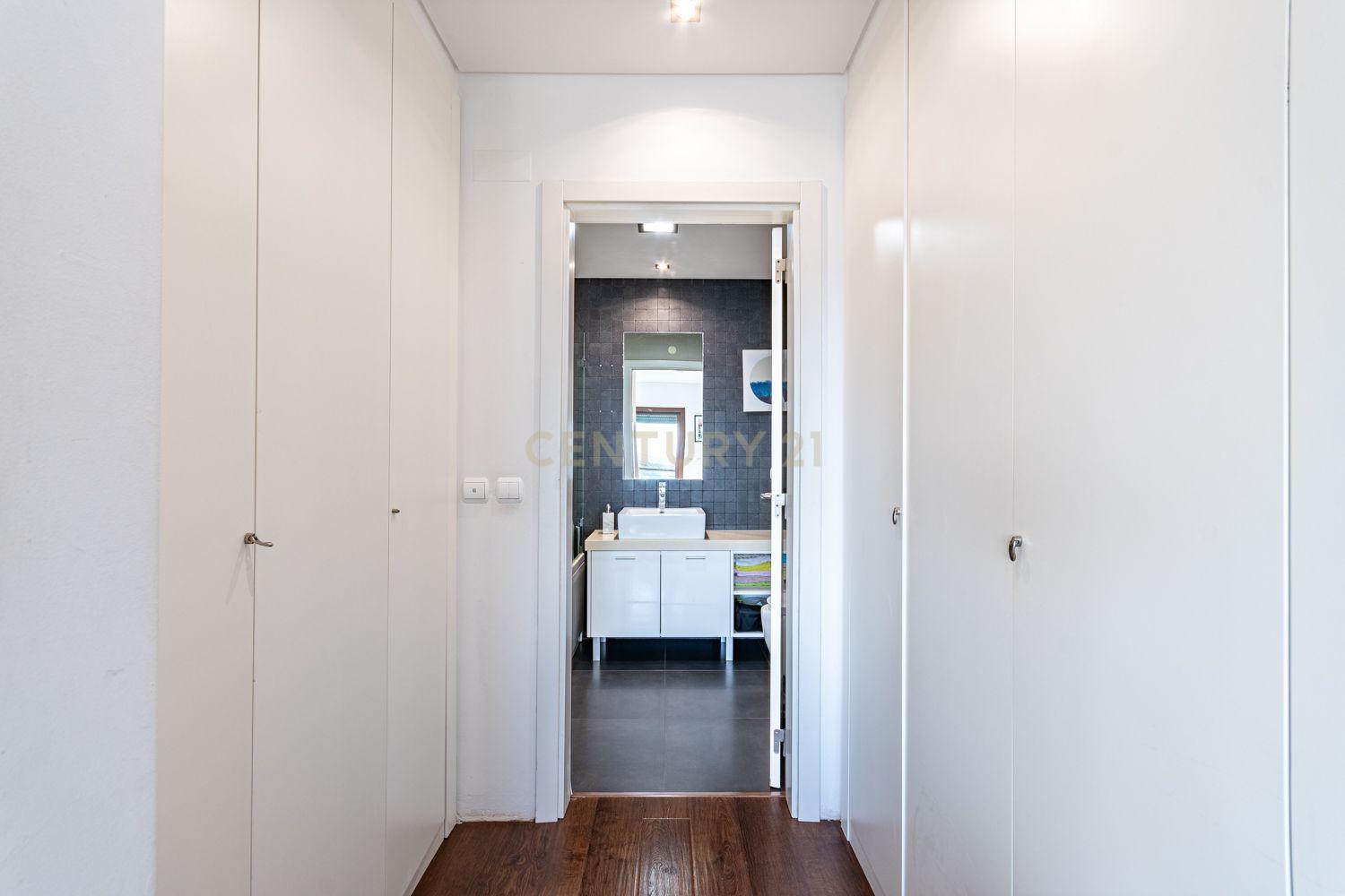APARTAMENTO T4 TRIPLEX- URB JARDIM DA AMOREIRA - ODIVELAS - Image 44
