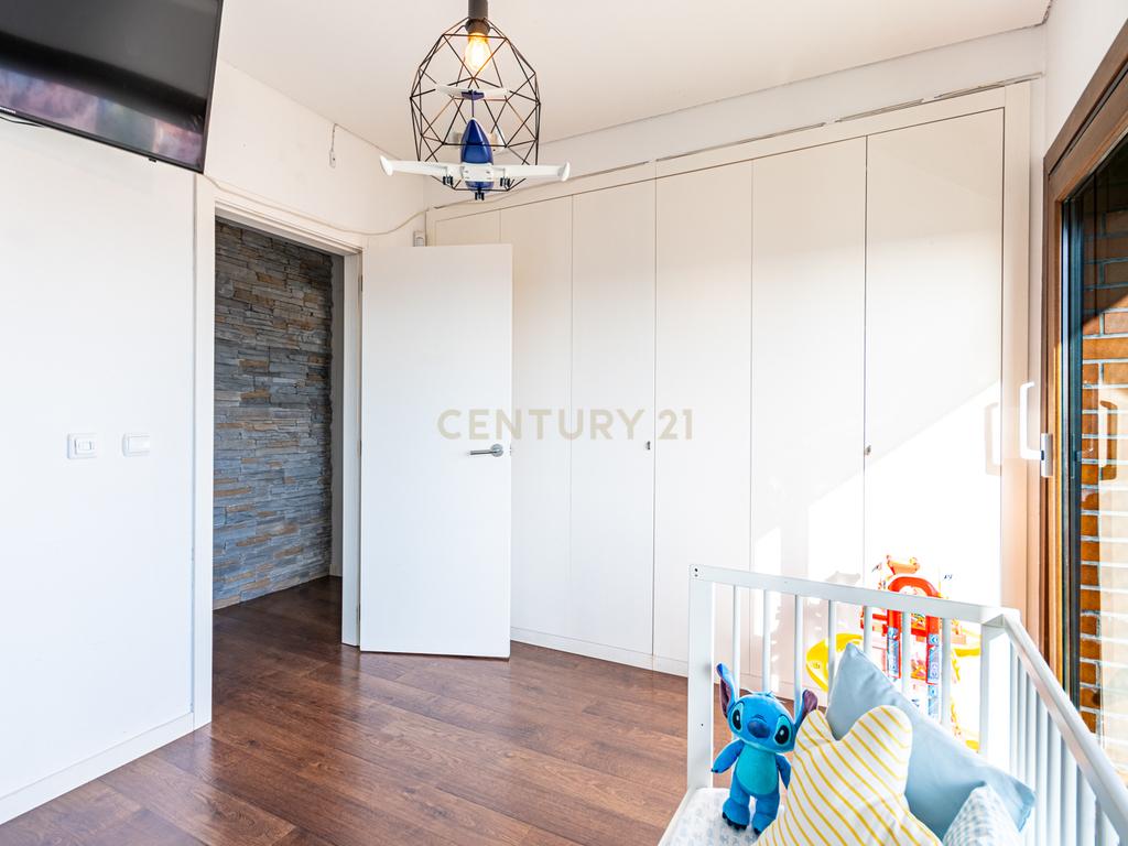 APARTAMENTO T4 TRIPLEX- URB JARDIM DA AMOREIRA - ODIVELAS - Image 38