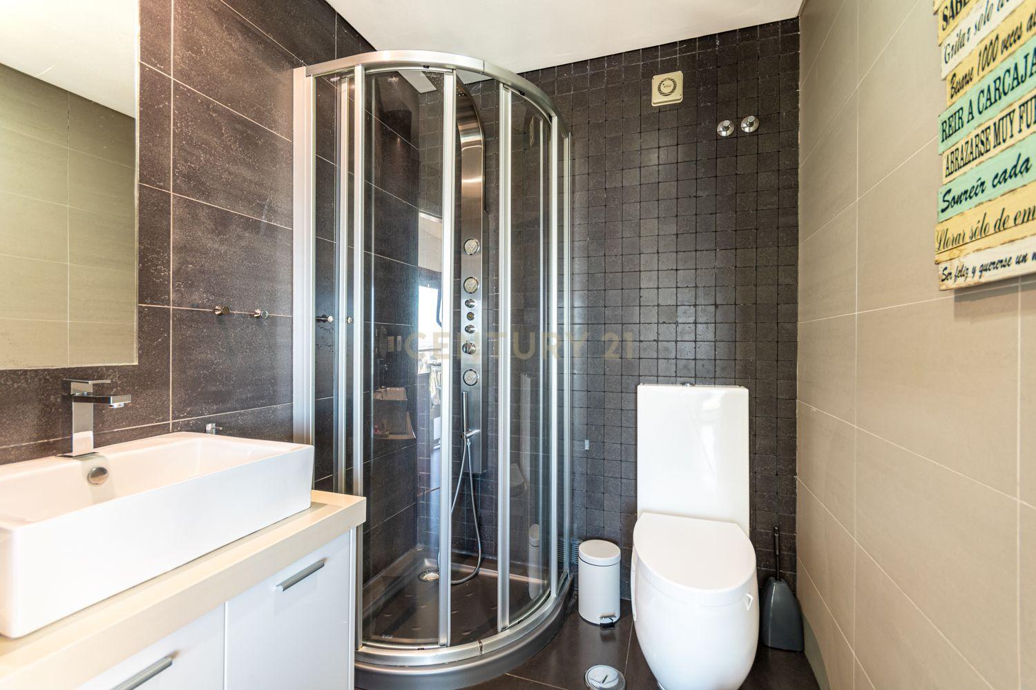 APARTAMENTO T4 TRIPLEX- URB JARDIM DA AMOREIRA - ODIVELAS - Image 45