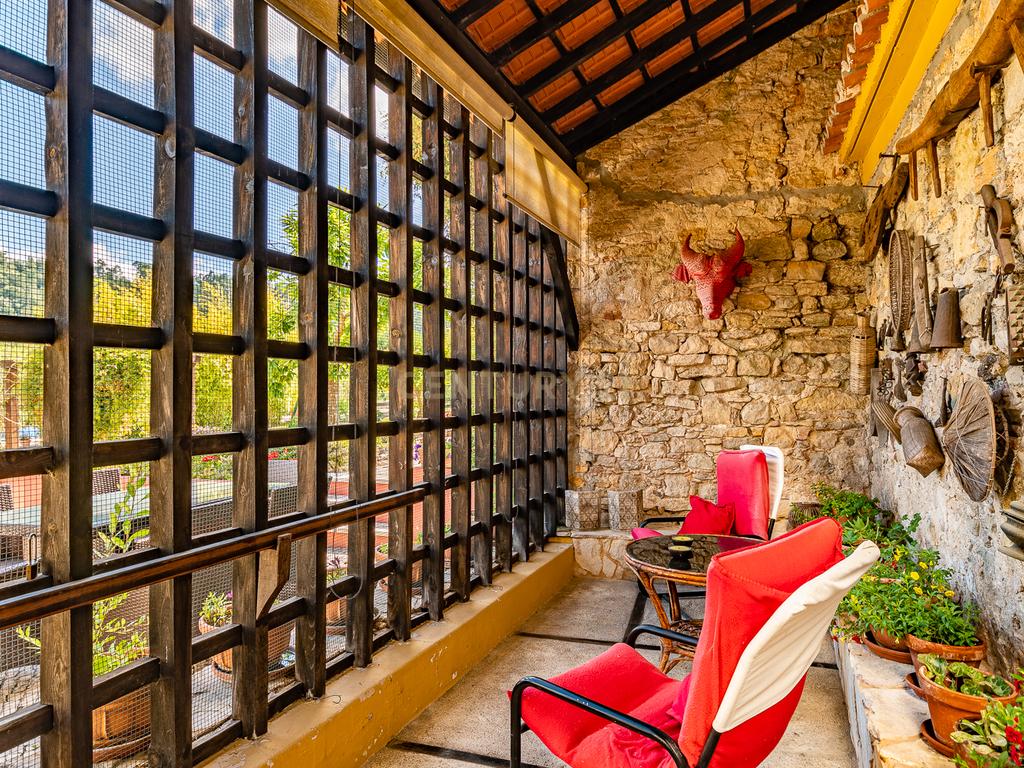 Quinta Velha - “Tenha uma propriedade de luxo perto mas longe dos principais centros.” - Image 32