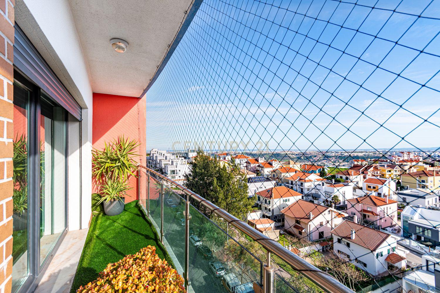 APARTAMENTO T4 TRIPLEX- URB JARDIM DA AMOREIRA - ODIVELAS - Image 40