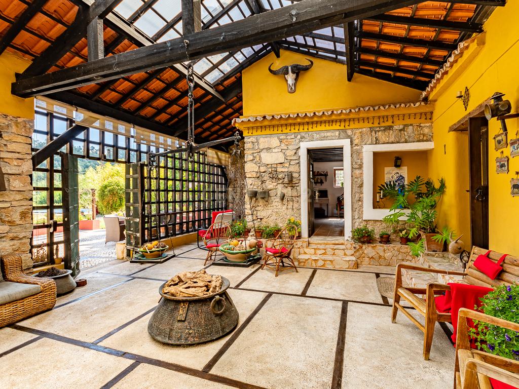 Quinta Velha - “Tenha uma propriedade de luxo perto mas longe dos principais centros.” - Image 35