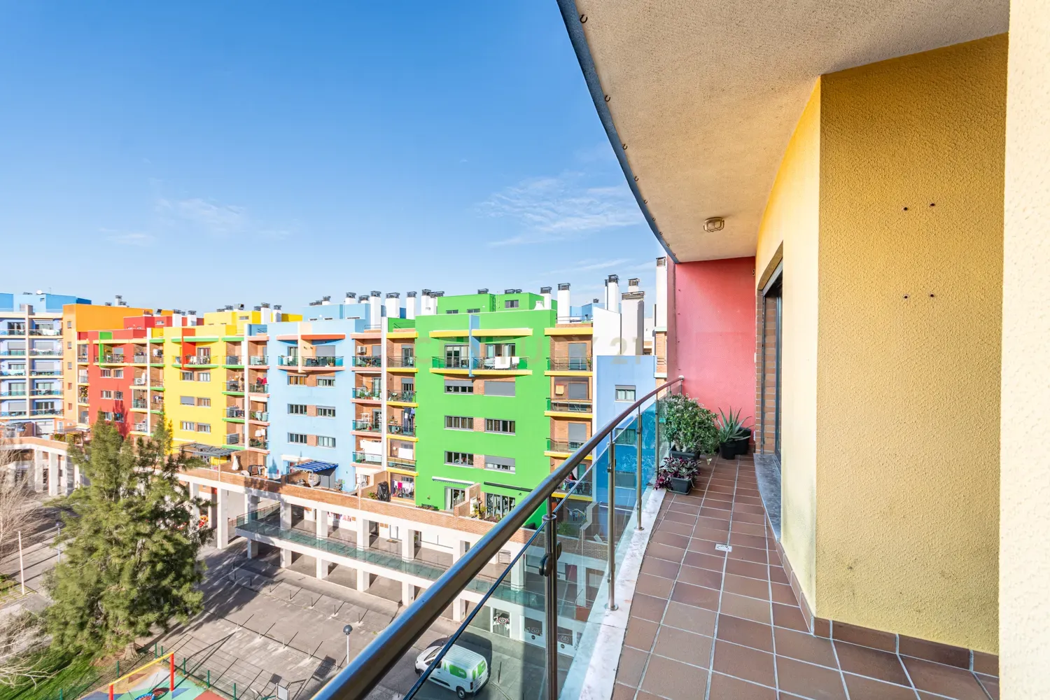 APARTAMENTO T4 TRIPLEX- URB JARDIM DA AMOREIRA - ODIVELAS - Image 23