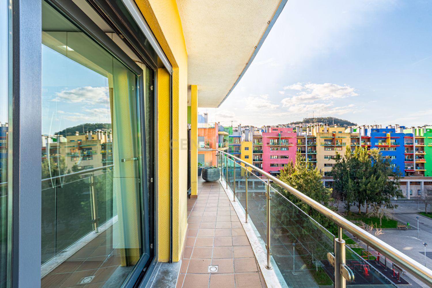 APARTAMENTO T4 TRIPLEX- URB JARDIM DA AMOREIRA - ODIVELAS - Image 25