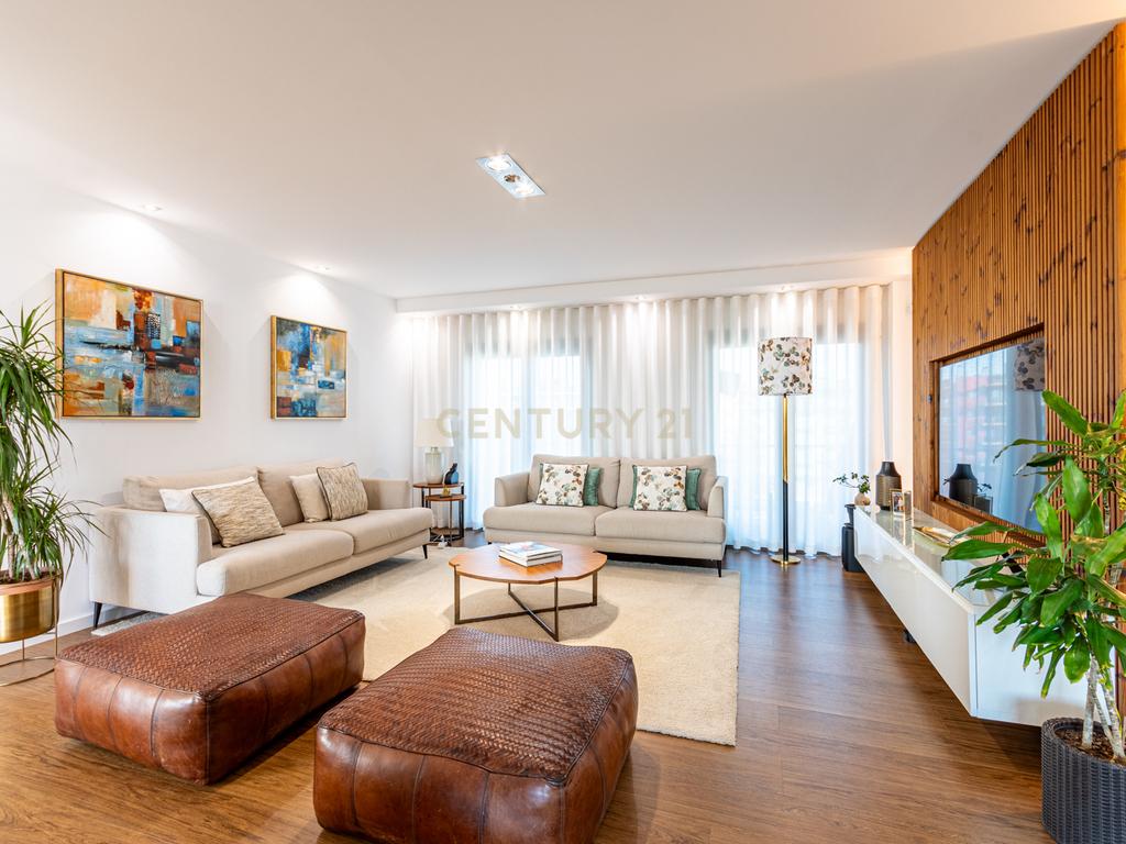 APARTAMENTO T4 TRIPLEX- URB JARDIM DA AMOREIRA - ODIVELAS - Image 5