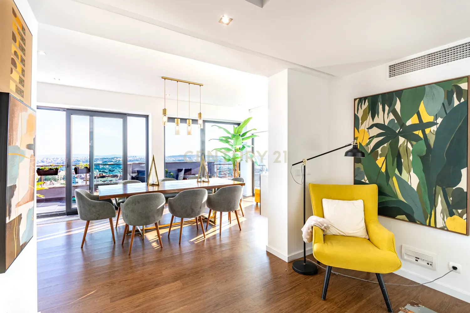 APARTAMENTO T4 TRIPLEX- URB JARDIM DA AMOREIRA - ODIVELAS - Image 9
