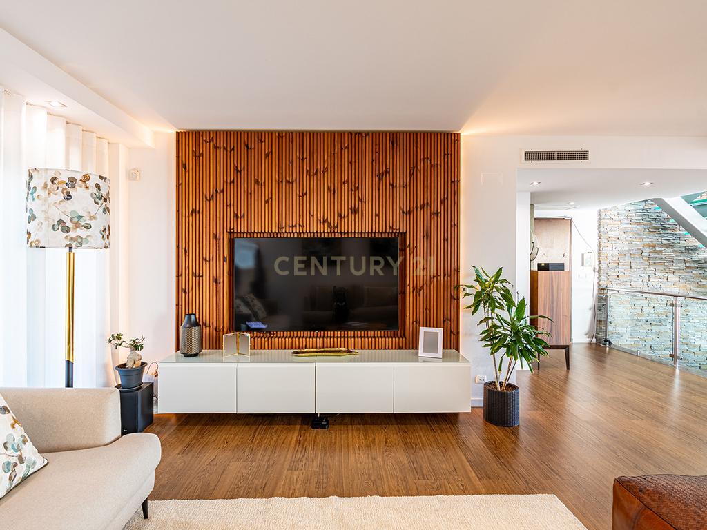 APARTAMENTO T4 TRIPLEX- URB JARDIM DA AMOREIRA - ODIVELAS - Image 7