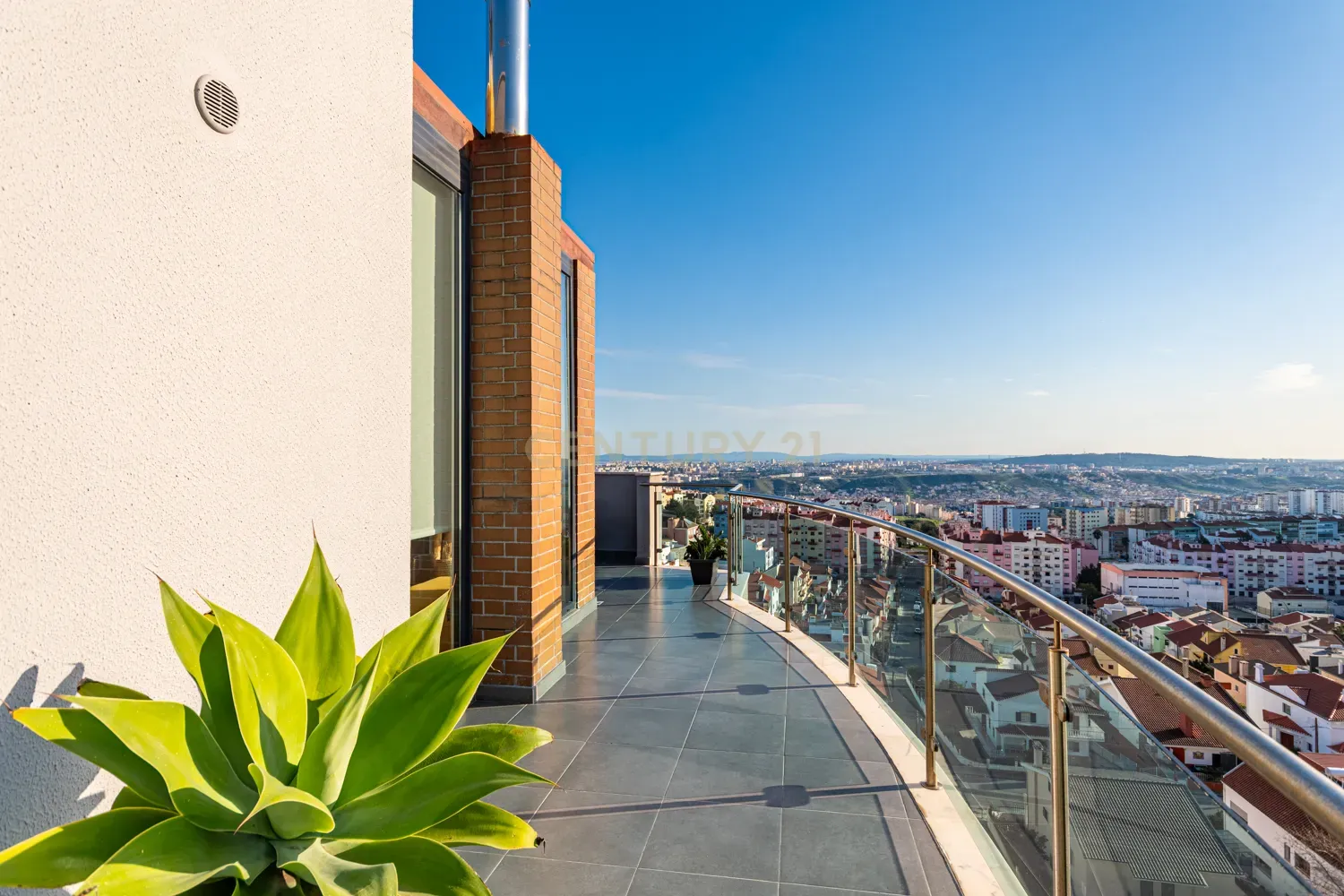 APARTAMENTO T4 TRIPLEX- URB JARDIM DA AMOREIRA - ODIVELAS - Image 15