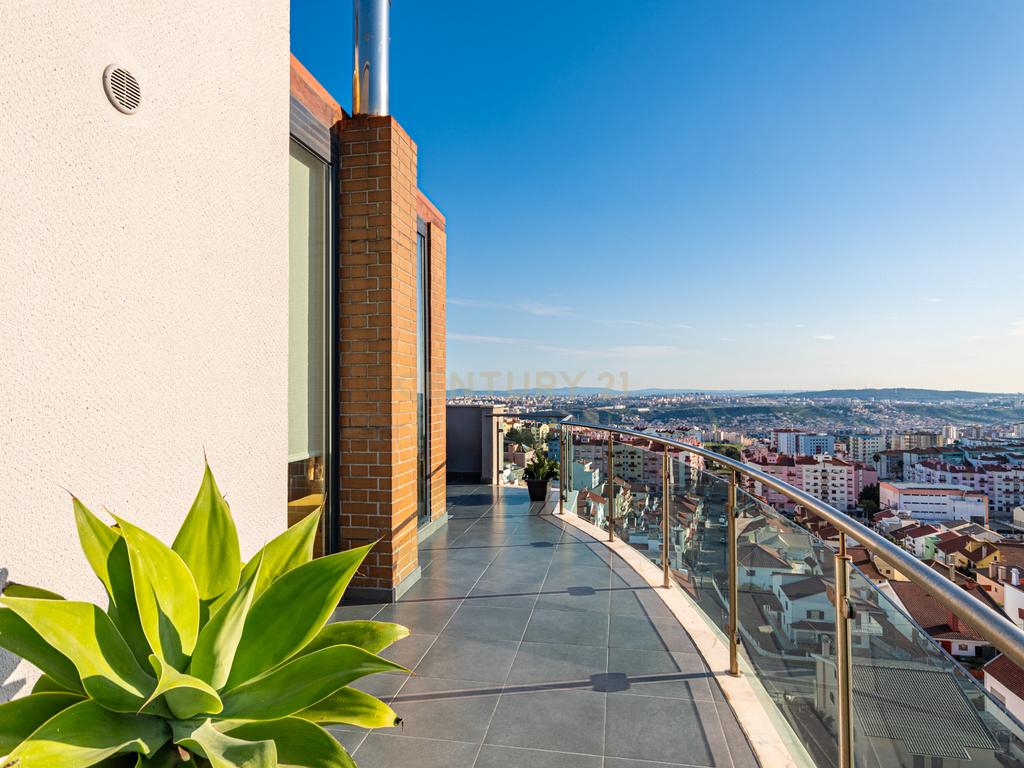 APARTAMENTO T4 TRIPLEX- URB JARDIM DA AMOREIRA - ODIVELAS - Image 15