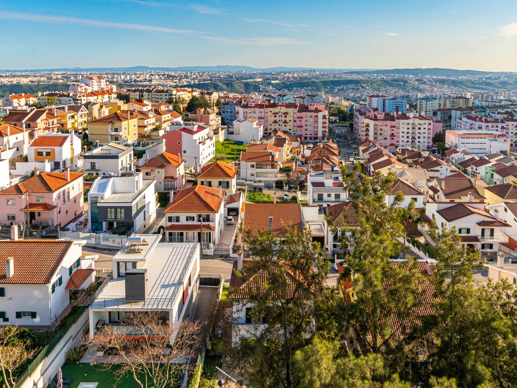 APARTAMENTO T4 TRIPLEX- URB JARDIM DA AMOREIRA - ODIVELAS - Image 16