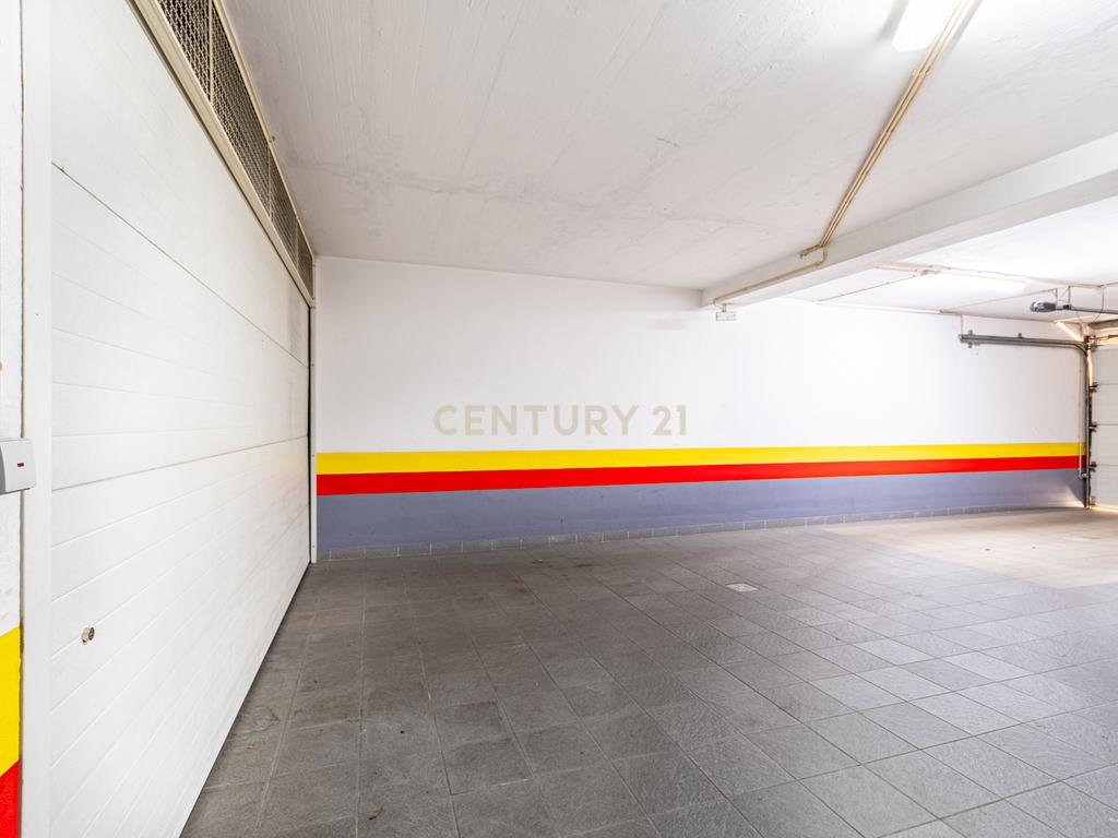 APARTAMENTO T4 TRIPLEX- URB JARDIM DA AMOREIRA - ODIVELAS - Image 53