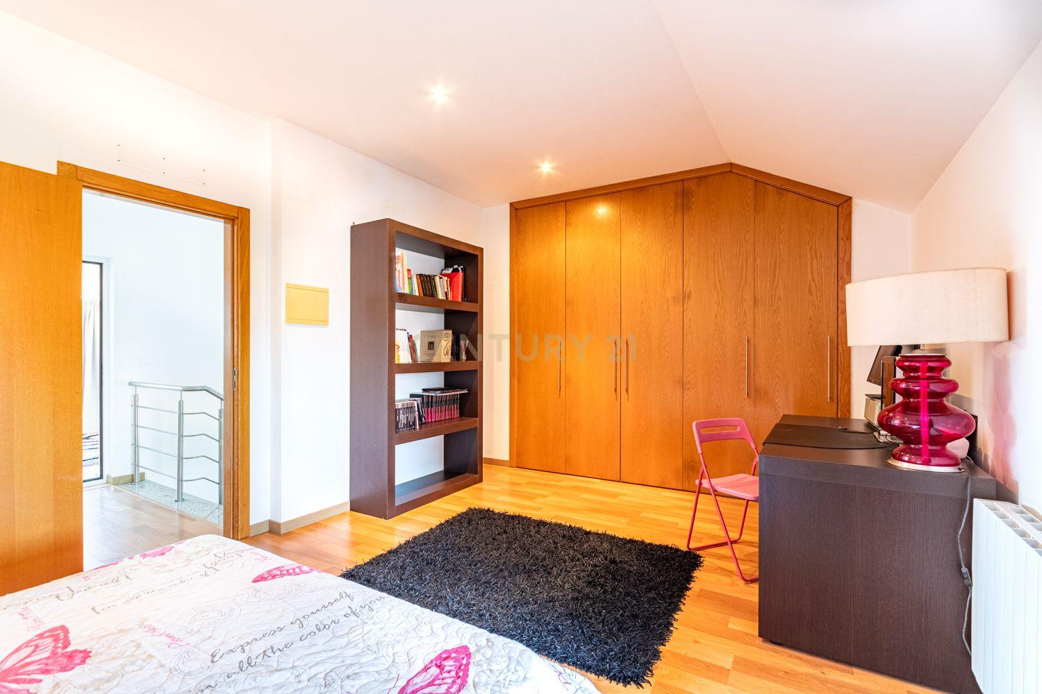 Moradia T5 Olival Santíssimo - Image 3