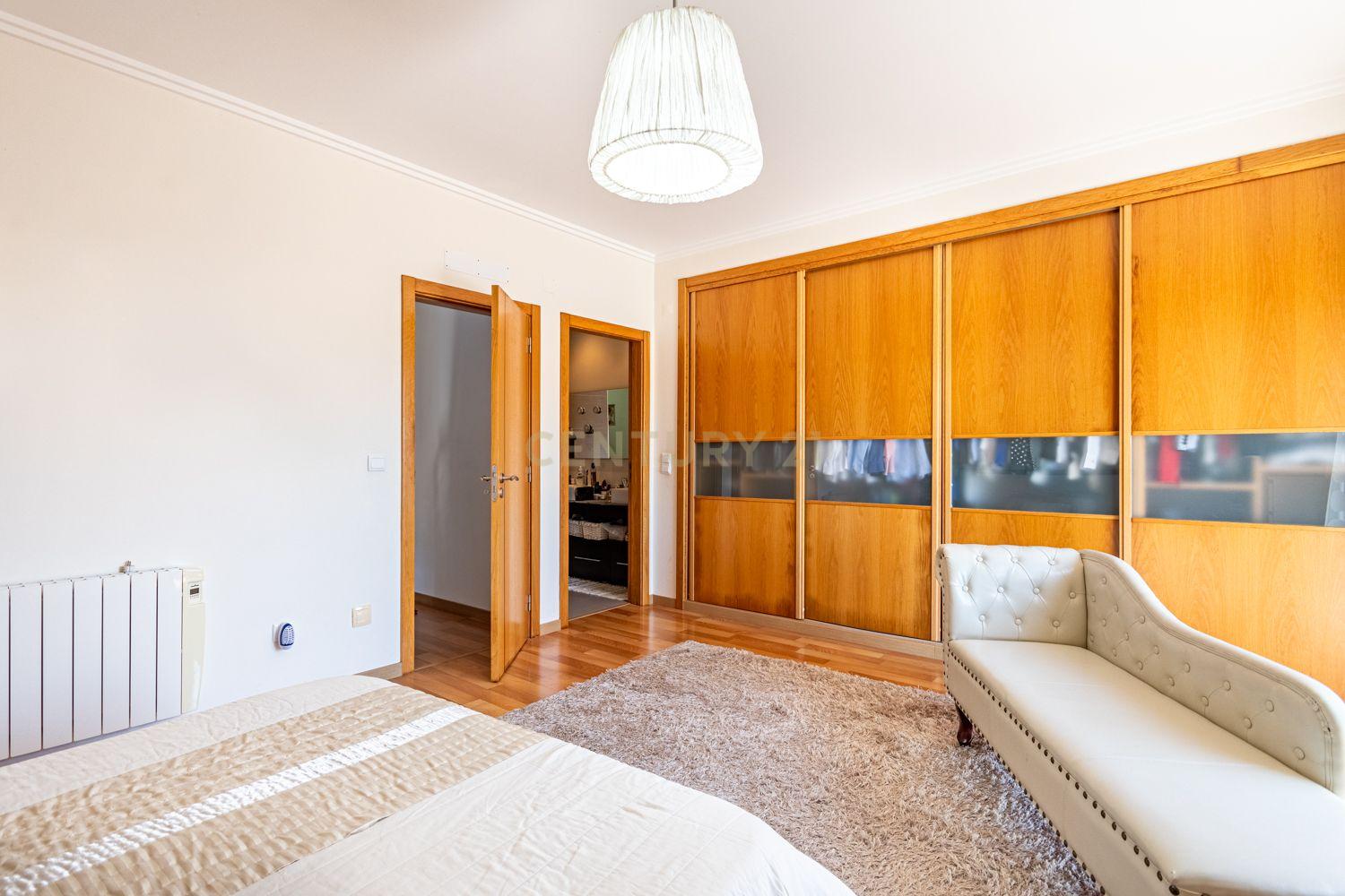 Moradia T5 Olival Santíssimo - Image 6