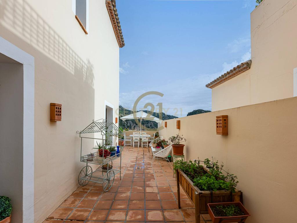  - Image 9