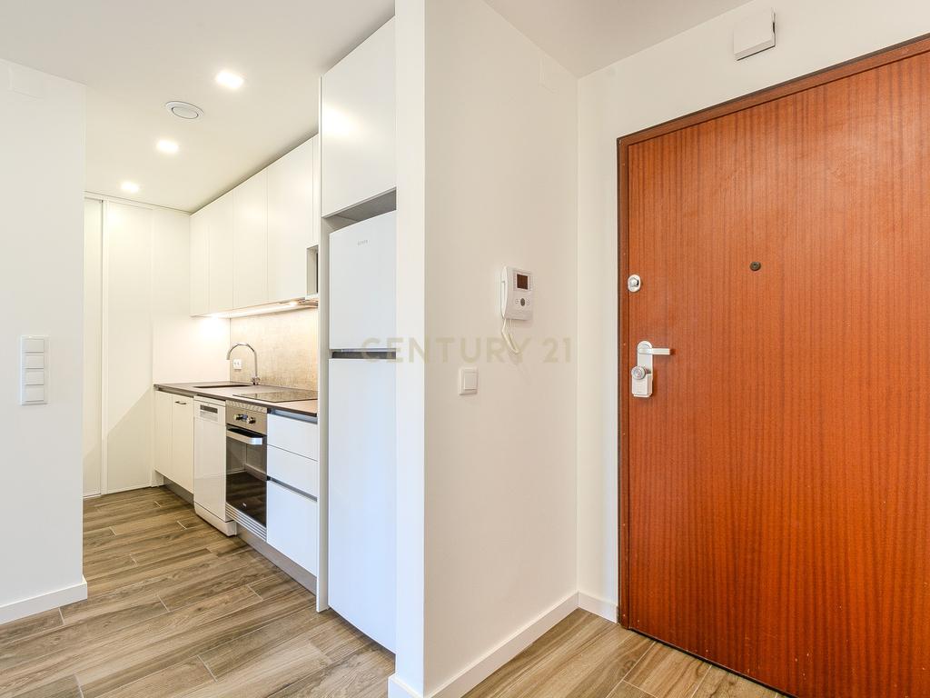 Apartamento T0+2  Salgados Renovado - Image 6