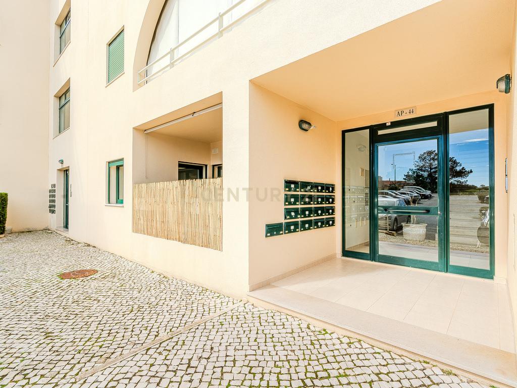 Apartamento T0+2  Salgados Renovado - Image 32